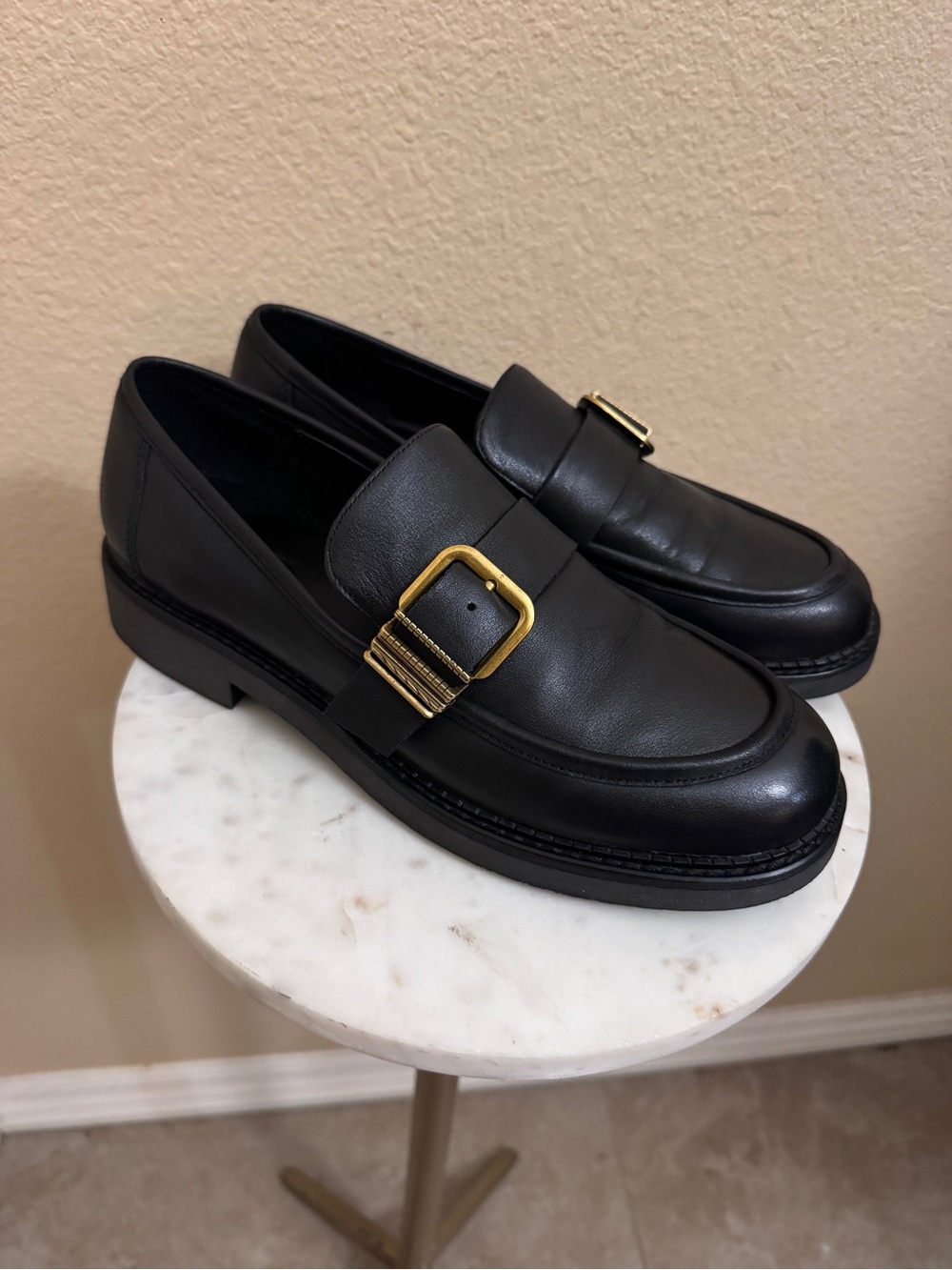 Preloved Women Aldo black leather Kalya Loafer casual classic golden buckle 8.5
